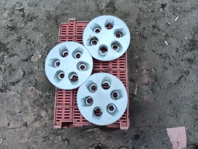 bontott IVECO DAILY Dísztárcsa Szett