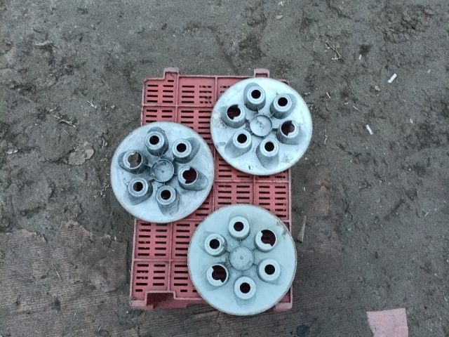 bontott IVECO DAILY Dísztárcsa Szett