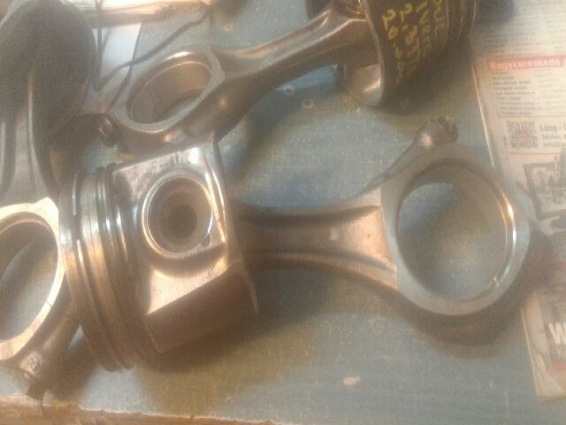 bontott IVECO DAILY Dugattyú és Hajtókar