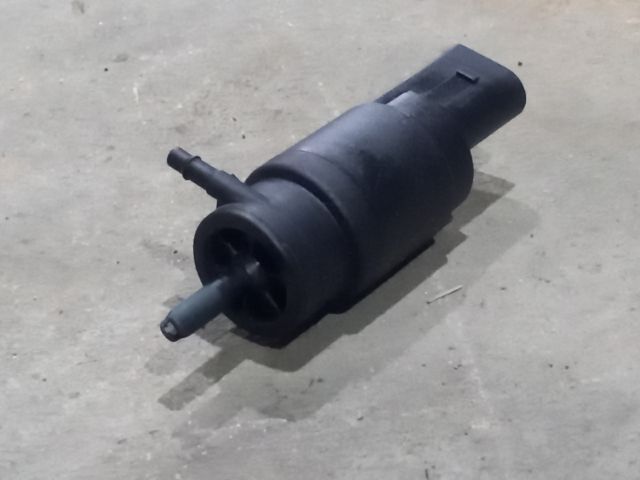 bontott IVECO DAILY Első Ablakmosó Szivattyú