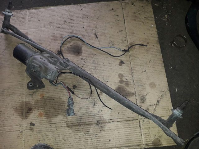 bontott IVECO DAILY Első Ablaktörlő Szerkezet Motorral