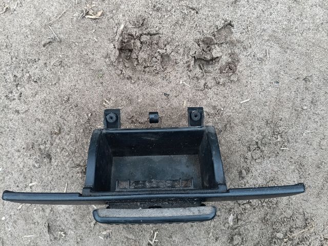 bontott IVECO DAILY Első Hamutartó