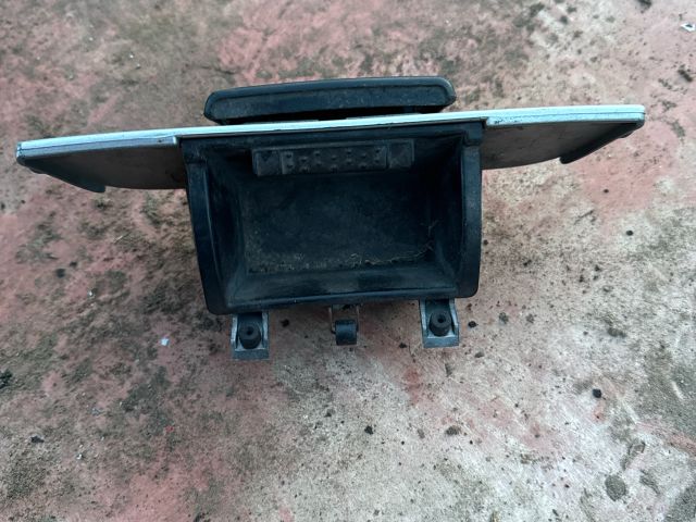 bontott IVECO DAILY Első Hamutartó