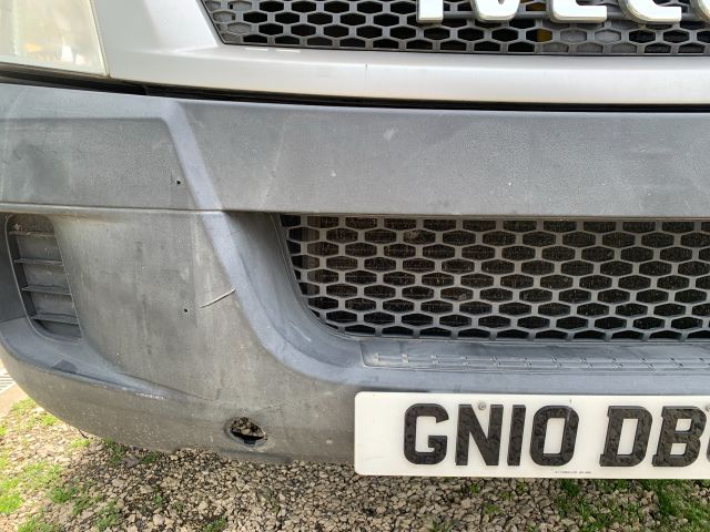 bontott IVECO DAILY Első Lökhárító (Részeivel)