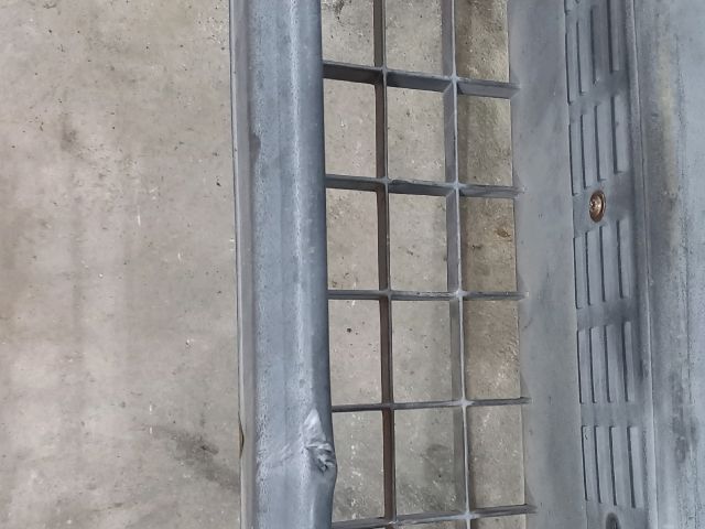 bontott IVECO DAILY Első Lökhárító (Üresen)