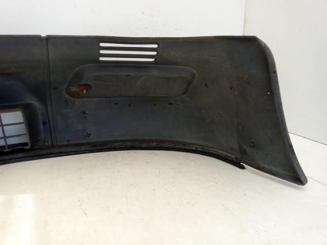 bontott IVECO DAILY Első Lökhárító (Üresen)