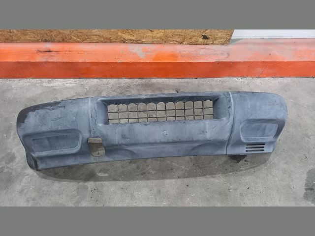 bontott IVECO DAILY Első Lökhárító (Üresen)