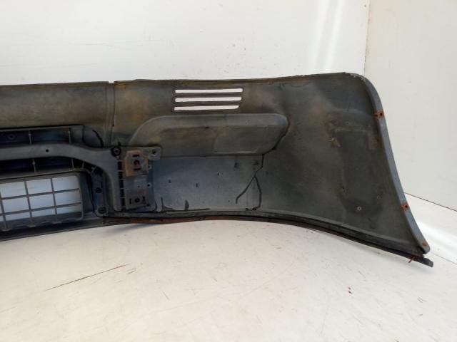 bontott IVECO DAILY Első Lökhárító (Üresen)