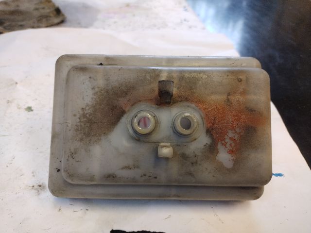 bontott IVECO DAILY Fékfolyadék Tartály