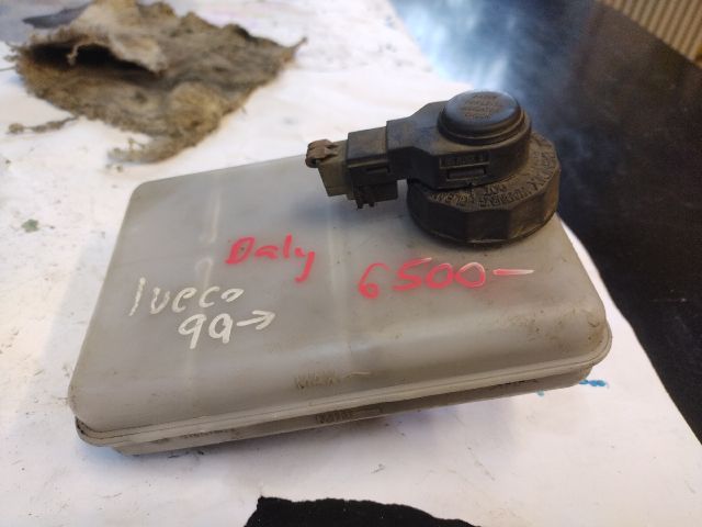 bontott IVECO DAILY Fékfolyadék Tartály
