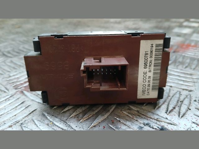 bontott IVECO DAILY Fényszórómagasság Állító Kapcsoló