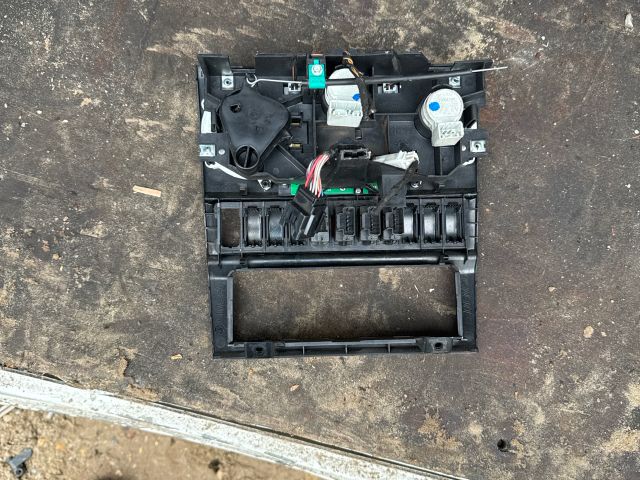 bontott IVECO DAILY Fűtéskapcsoló (manuális klímás)