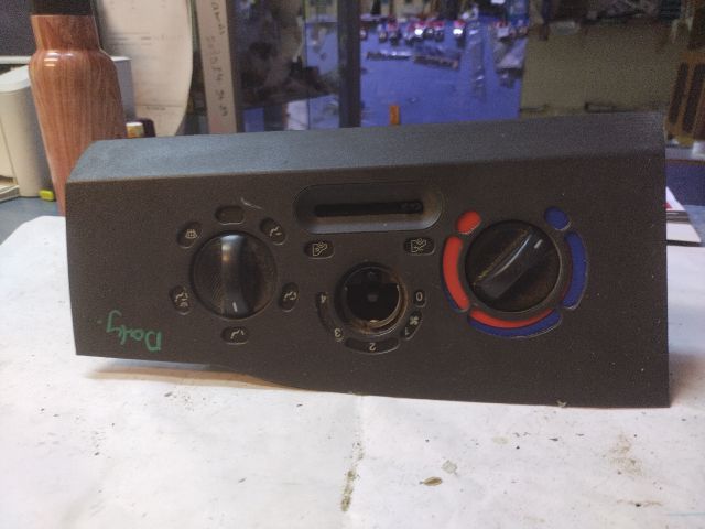 bontott IVECO DAILY Fűtéskapcsoló (Nem klímás)