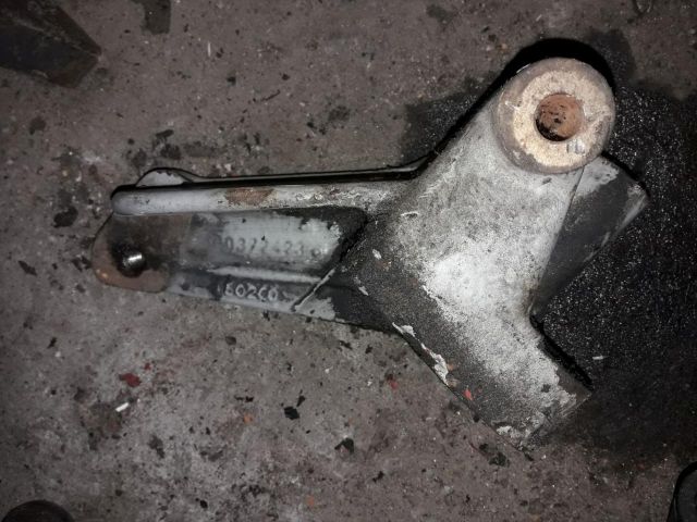 bontott IVECO DAILY Generátor Tartó Bak