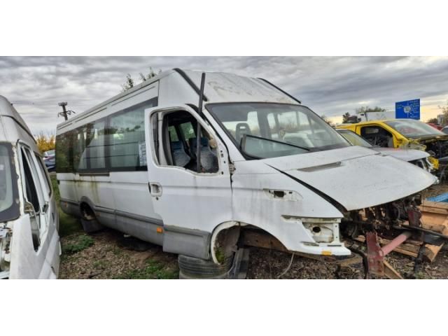 bontott IVECO DAILY Hátfal Burkolat