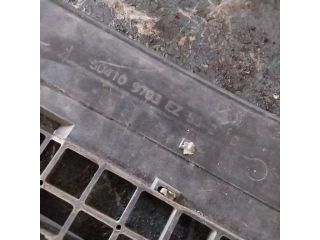 bontott IVECO DAILY Hűtőrács