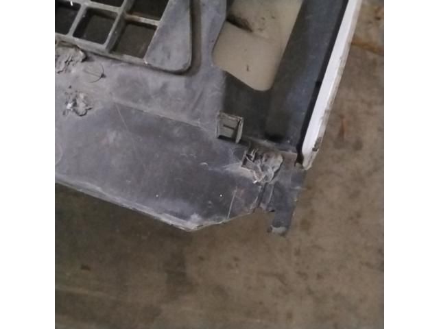 bontott IVECO DAILY Hűtőrács