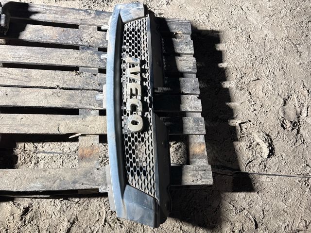 bontott IVECO DAILY Hűtőrács