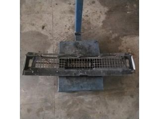 bontott IVECO DAILY Hűtőrács