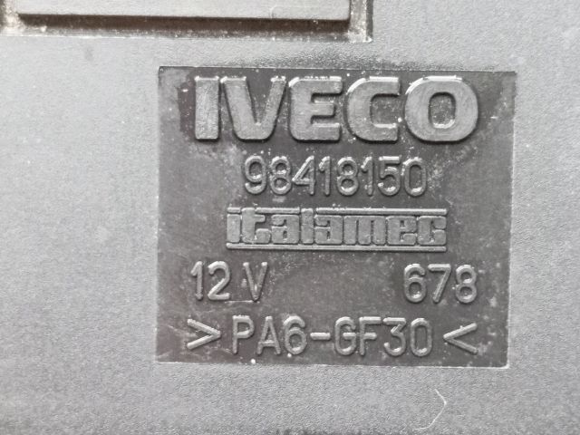 bontott IVECO DAILY Irányjelző Relé