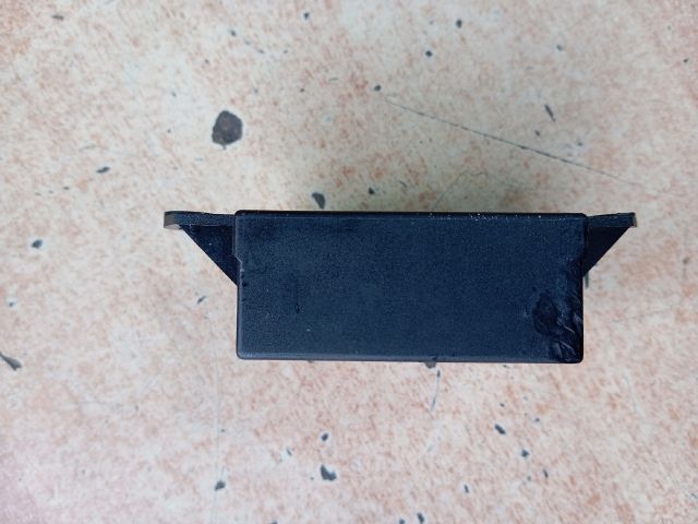 bontott IVECO DAILY Irányjelző Relé