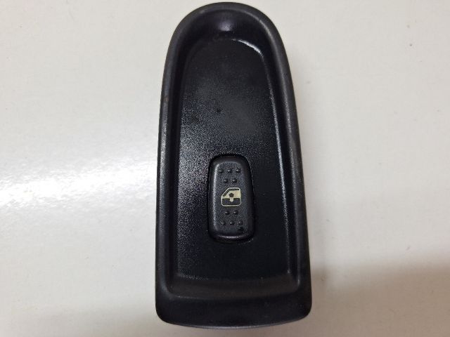 bontott IVECO DAILY Jobb első Ablakemelő Kapcsoló