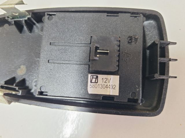 bontott IVECO DAILY Jobb első Ablakemelő Kapcsoló