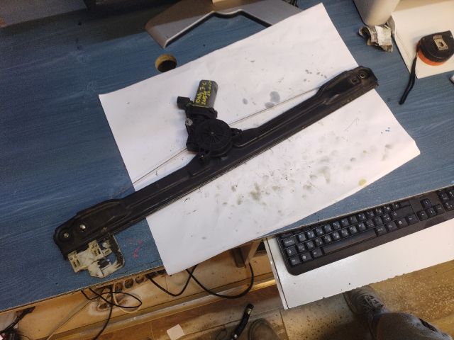 bontott IVECO DAILY Jobb első Ablakemelő Szerkezet (Elektromos)