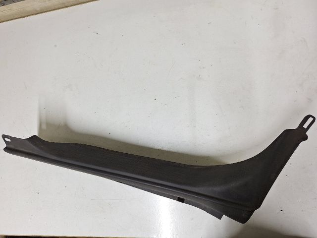 bontott IVECO DAILY Jobb első Belső Küszöb Burkolat