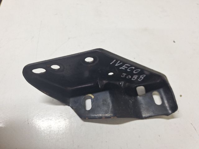 bontott IVECO DAILY Jobb első Lökhárító Merevítő Tartó (Fém)