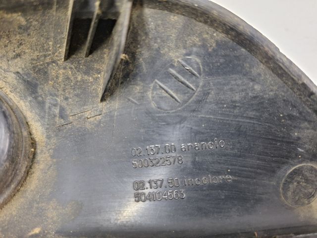 bontott IVECO DAILY Jobb első Sárvédő Irányjelző