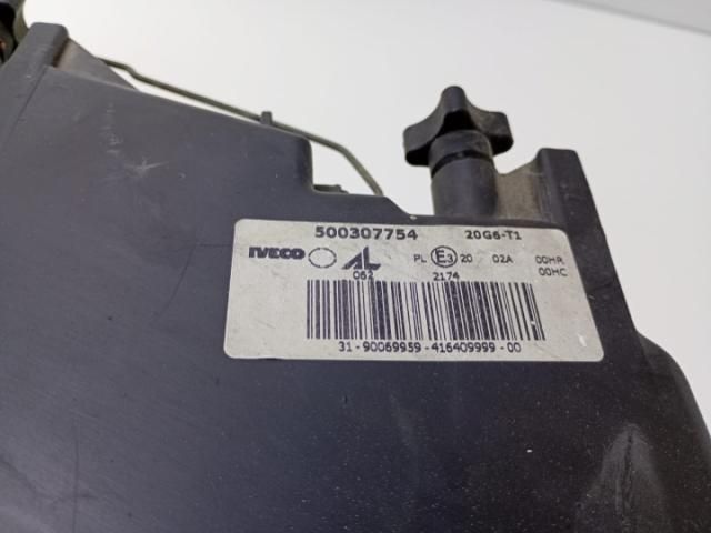 bontott IVECO DAILY Jobb Fényszóró