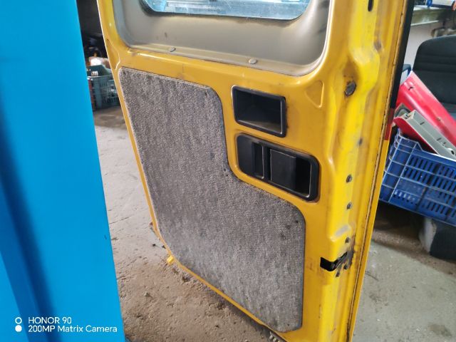 bontott IVECO DAILY Jobb hátsó Ajtó (Részeivel)