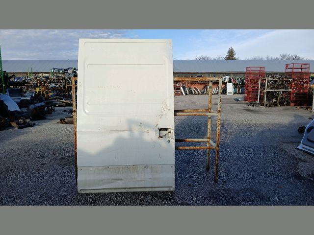 bontott IVECO DAILY Jobb Tolóajtó (Részeivel)