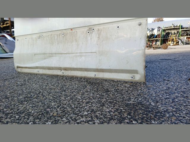 bontott IVECO DAILY Jobb Tolóajtó (Részeivel)