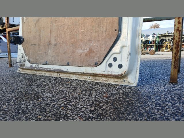 bontott IVECO DAILY Jobb Tolóajtó (Részeivel)