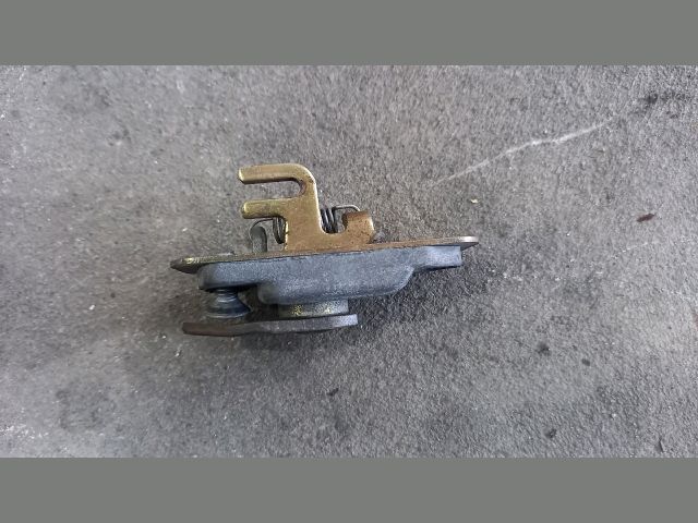 bontott IVECO DAILY Jobb Tolóajtó Zárszerkezet