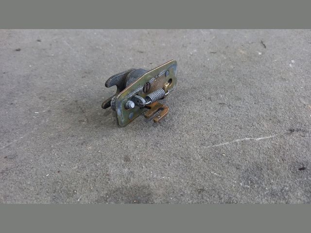 bontott IVECO DAILY Jobb Tolóajtó Zárszerkezet