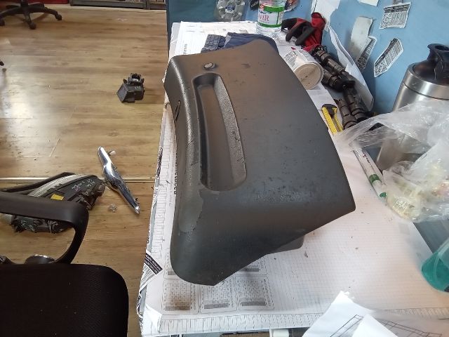 bontott IVECO DAILY Kesztyűtartó