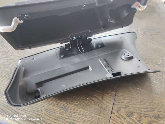 bontott IVECO DAILY Kesztyűtartó