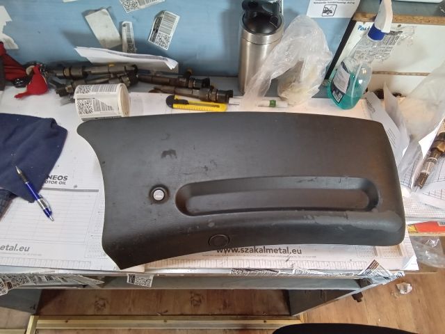 bontott IVECO DAILY Kesztyűtartó