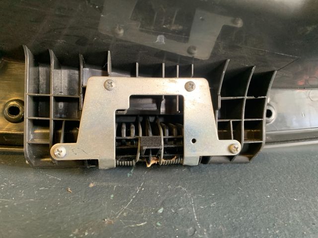 bontott IVECO DAILY Kesztyűtartó