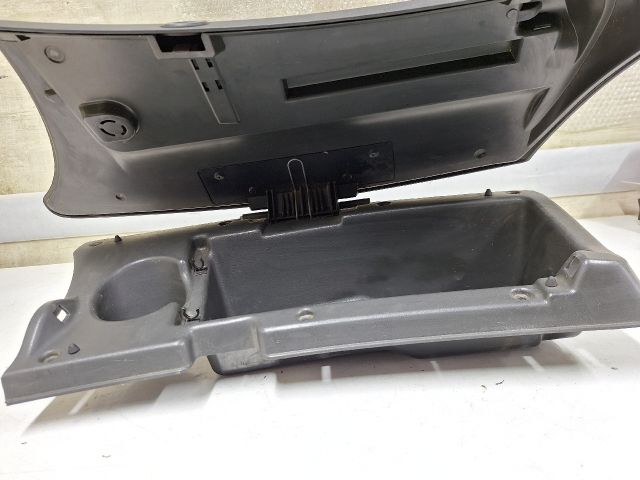 bontott IVECO DAILY Kesztyűtartó