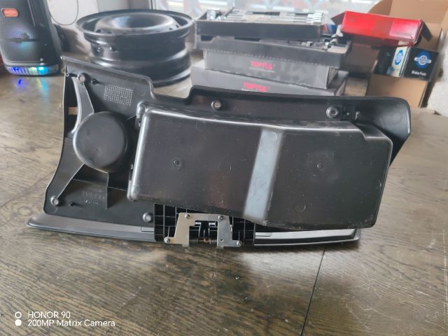 bontott IVECO DAILY Kesztyűtartó