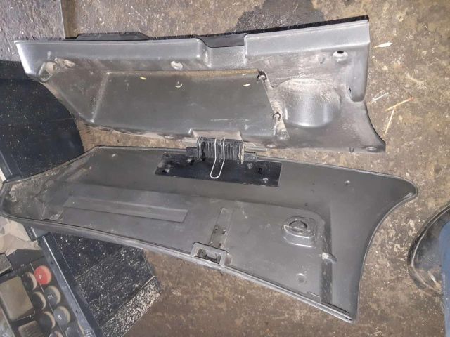 bontott IVECO DAILY Kesztyűtartó