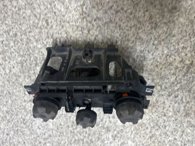 bontott IVECO DAILY Középkonzol Vezérlő Panel