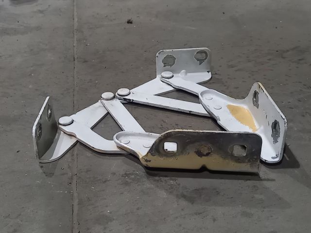 bontott IVECO DAILY Motorháztető Zsanér Pár