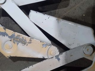 bontott IVECO DAILY Motorháztető Zsanér Pár