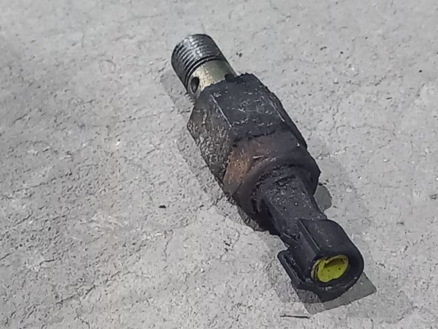 bontott IVECO DAILY Olajnyomás Jeladó