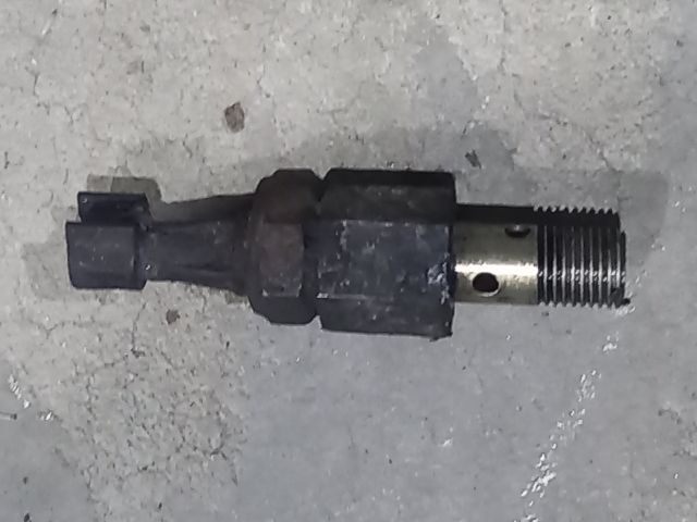 bontott IVECO DAILY Olajnyomás Jeladó